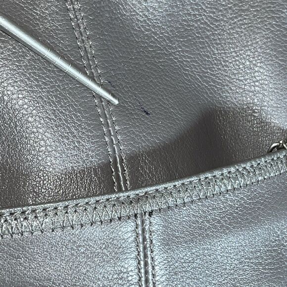 The Sak Gray Leather Crossbody Bag Adjustable Strap Soft Pebbled Leather EUC - Picture 16 of 16